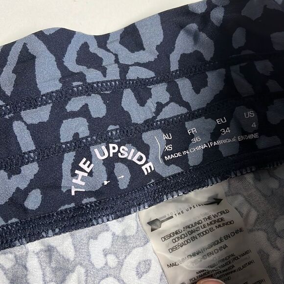 The Upside Soul Cycle Blue Purple Leopard Leggings XS - Picture 6 of 12